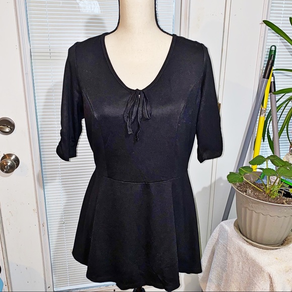 torrid Tops - Torrid size 00, black 3/4 sleeve peplum top